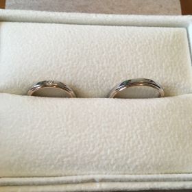 【Only You(オンリーユー)の口コミ】 捻りや曲がりのないストレートのシンプルな形で、プラチナとピンクゴール…