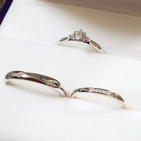 【俄(にわか)の口コミ】 シンプルだけど上品なデザインにひかれて下調べ。
和装を意識していたのも…