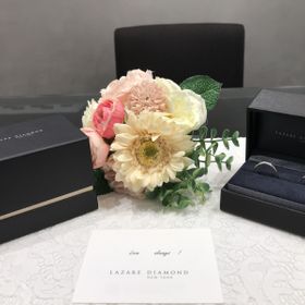 【ラザール ダイヤモンド(LAZARE DIAMOND)の口コミ】 一目惚れでした。見たことのないデザインで、他の人と被らないと思いまし…