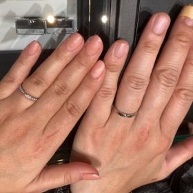 【ラザール ダイヤモンド(LAZARE DIAMOND)の口コミ】 プラチナリングで検討し、ペア感のある指輪を探していました。
男性用は指…