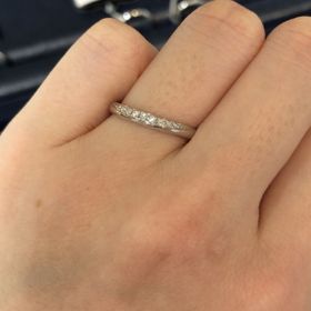 【ROYAL ASSCHER(ロイヤル・アッシャー)の口コミ】 ロイヤルアッシャーの指輪は白っぽく光るダイヤモンドが特徴です。好みも…