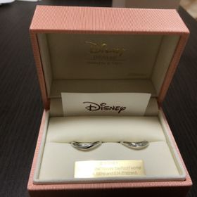 【ケイウノ ブライダル(K.UNO BRIDAL)の口コミ】 ディズニーの指輪を探していて、色々見た中で自分達の気に入った指輪がな…