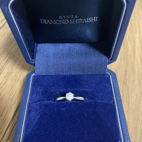 【銀座ダイヤモンドシライシの口コミ】 店舗で実際に見た際にデザインがとても気に入ったのと彼女の指に合うなと…