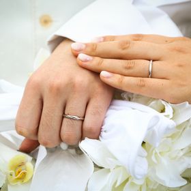 【アイプリモ(I-PRIMO)の口コミ】 女性側のデザインがきれいで、ダイヤが素敵だった。
指にはめても違和感が…