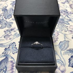 【ラザール ダイヤモンド(LAZARE DIAMOND)の口コミ】 一つはダイヤモンドの輝き。照明がなくてもキラキラする質の良さ、カット…