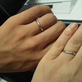 【銀座ダイヤモンドシライシの口コミ】 華奢で可愛い指輪です！日本人の指が美しく長く見えるという点が気に入り…