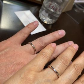 【TRECENTI(トレセンテ)の口コミ】 シンプルなストレートタイプで1石だけにも関わらず、石周りに捻りを効かせ…