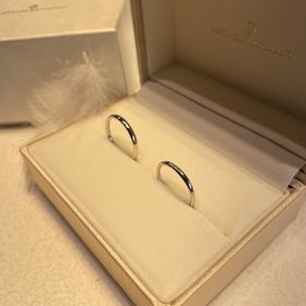 【ANTWERP BRILLIANT(アントワープブリリアント)】の口コミ プロポーズでこの指輪を送って喜んでくれたので、重ね付けをしたいと言って...