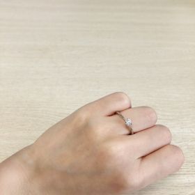 【アイプリモ(I-PRIMO)の口コミ】 ダイヤモンドの大きさや純度などについてとても丁寧に説明していただき、…