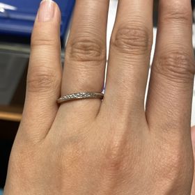 【銀座ダイヤモンドシライシの口コミ】 ダイヤがたくさん入っていて、どこから見てもダイヤの輝きが綺麗な指輪で…