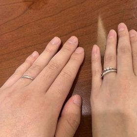 【TRECENTI(トレセンテ)の口コミ】 いろんな指輪を試着した中で一番指が綺麗に見える形状でかつ、ライン上の…