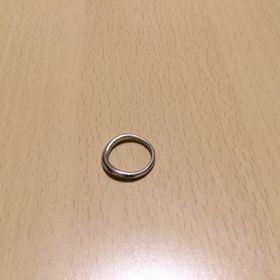 【アイプリモ(I-PRIMO)の口コミ】 婚約指輪と重ねて付けたいというのが私の希望だったので、婚約指輪と同じ…