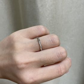 【YUKA HOJO(ユカホウジョウ)の口コミ】 シンプルですが、ありそうでないデザインだったことが決め手です。付けた…