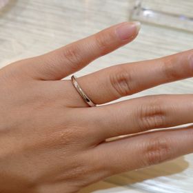 【TRECENTI(トレセンテ)の口コミ】 第一印象で、いいなと思いきめました。
つけ心地もよく、デザインが気に入…