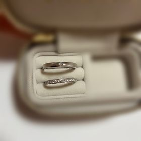 【銀座ダイヤモンドシライシの口コミ】 たくさんのデザインがあり、ダイヤモンドがとても綺麗なのにお手頃な価格…