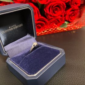 【銀座ダイヤモンドシライシの口コミ】 ホームページが見やすい印象があり、ホームページの中で一目惚れし、実際…