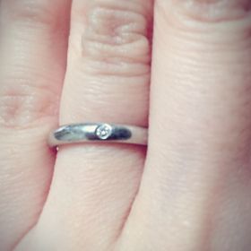 【ティファニー(Tiffany & Co.)の口コミ】 ティファニーのデザインは私の細い指にも似合う指輪があり、主人は逆にゴ…