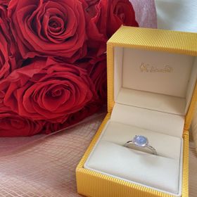 【ケイウノ ブライダル(K.UNO BRIDAL)の口コミ】 結婚を機に祖母からオパールの指輪を譲り受けました。
デザインが古くサイ…