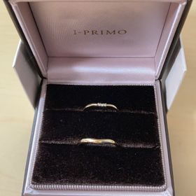【アイプリモ(I-PRIMO)の口コミ】 指輪自体に角がなく、リングの指へのフィット感がとても良かったです。
と…