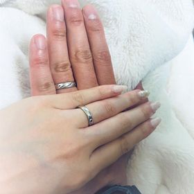 【ケイウノ ブライダル(K.UNO BRIDAL)の口コミ】 彼の趣味がサーフィンで、私も海が好きなので、海や波をイメージし指輪の…