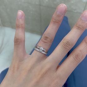 【宝寿堂(ほうじゅどう)の口コミ】 ブランドへの強いこだわりはありませんでした。
婚約指輪と同じブランドも…