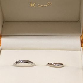 【ケイウノ ブライダル(K.UNO BRIDAL)の口コミ】 実際に自分達の希望するとおりに指輪の形から石の大きさ、数、色などデザ…