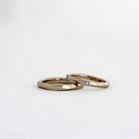 【atelier CraM(アトリエ クラム)の口コミ】 シンプルウェーブのひねりのマリッジリングが2人してピンッと来て即決でし…