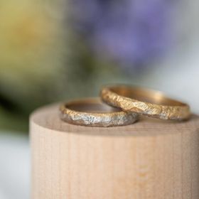 【Cayof(カヨフ)の口コミ】 自分たちオリジナルの指輪を作成して頂けるにも関わらず、比較的安価で予…