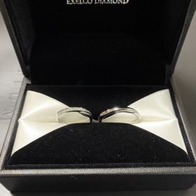 【エクセルコダイヤモンド(EXELCO DIAMOND)の口コミ】 女性用がキラキラしていて毎日身につけていても可愛いなと思える。
男女の…