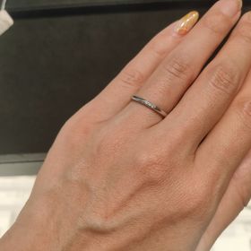 【ティファニー(Tiffany & Co.)の口コミ】 結婚指輪ということで飽きがこない長くつけていられるようなシンプルで素…