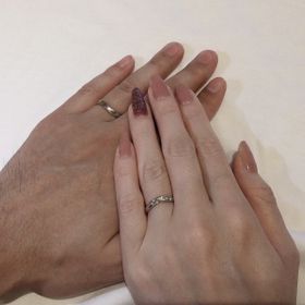 【ラザール ダイヤモンド(LAZARE DIAMOND)の口コミ】 他のブランドにはない左からのウェーブがかかったデザインやダイヤモンド…