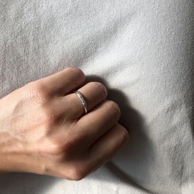 【銀座ダイヤモンドシライシの口コミ】 指輪のデザインです。毎日つけていても派手すぎないことです。結婚指輪の…