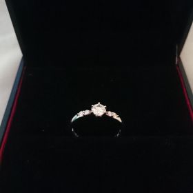 【ラザール ダイヤモンド(LAZARE DIAMOND)の口コミ】 以前に宝飾品の加工に関連する仕事をしていたことがあり、もともと品質に…