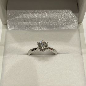 【宝寿堂(ほうじゅどう)の口コミ】 質が良く、大きなダイヤモンドを購入できたから。
デザインも豊富で、好き…