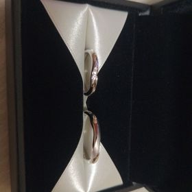 【エクセルコダイヤモンド(EXELCO DIAMOND)の口コミ】 男性用の指輪は、材質感がよく、高級感のある指輪でありました。シンプル…