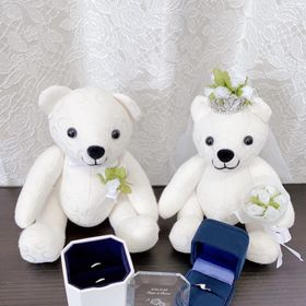 【4℃ BRIDAL(ヨンドシーブライダル)の口コミ】 妻の指が細いので、シンプルなデザインで探していたところこのデザインを…