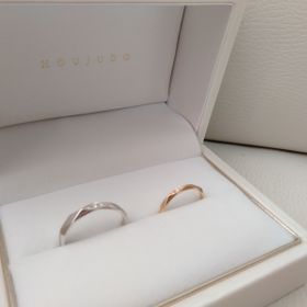 【宝寿堂(ほうじゅどう)の口コミ】 指輪は自分のパーソナルカラーであるゴールドにして旦那様はプラチナにし…