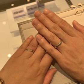 【STAR JEWELRY(スタージュエリー)の口コミ】 女性のデザインはプラチナとピンクゴールドのコンビになっていて、すごく…