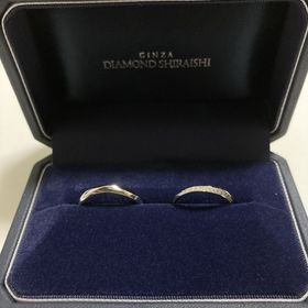 【銀座ダイヤモンドシライシの口コミ】 ねじれてるタイプでダイヤモンドがしっかり輝いているものをメインに探し…