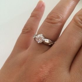 【シャネル(CHANEL)の口コミ】 ダイヤモンドのカットの美しさと輝き。シンプルなデザインながら、しっか…