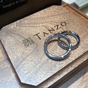 【TANZO.(鍛造指輪)の口コミ】 デザインをフルオーダーできると言う点です。既製品では夫婦で納得のいく…