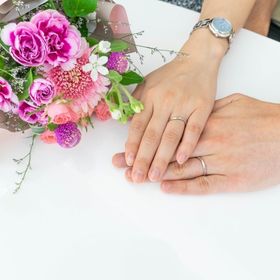 【4℃ BRIDAL(ヨンドシーブライダル)の口コミ】 もともとシンプルなデザインで探していたので、リングは細く、ダイヤは１…