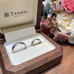 【TANZO.(鍛造指輪)の口コミ】 ネットで探していた際に、他とは違うシックな雰囲気のHPと指輪に惹かれま…