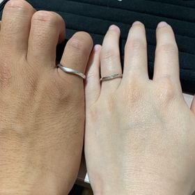 【TRECENTI(トレセンテ)の口コミ】 指が綺麗にみえるvの形で、ダイヤもすごく綺麗だったので選びました。部分…