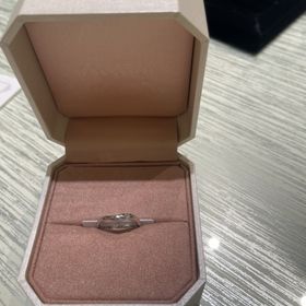 【TRECENTI(トレセンテ)の口コミ】 ハートのデザインが珍しくかわいかったため
希少なピンクダイヤのワンポイ…