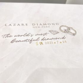 【ラザール ダイヤモンド(LAZARE DIAMOND)の口コミ】 旦那と私の指輪の好みが違って、迷っていたところ、店員さんがおすすめし…