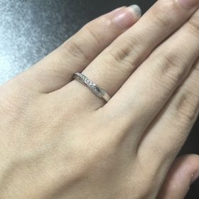 【エクセルコダイヤモンド(EXELCO DIAMOND)の口コミ】 本当はシンプルなものを選ぶ予定でしたが、これを見てとても惹かれました…