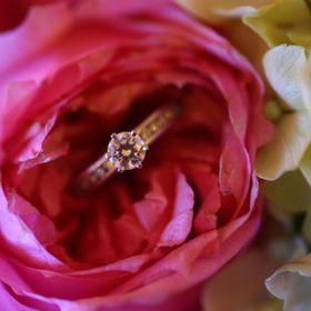 【ティファニー(Tiffany & Co.)の口コミ】 指輪は昔からの憧れのティファニーでと決めていました。
その中でも一際、…