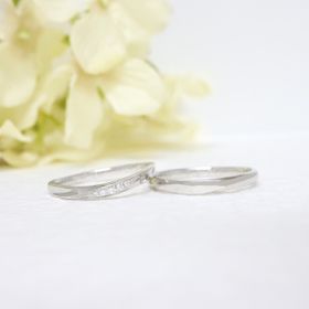 【LEGAN(レガン)の口コミ】 デザインはねじれた模様に少し宝石が入っているものを探していました。価…