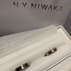 【N.Y.NIWAKA(ニューヨークニワカ)の口コミ】 太めの結婚指輪を探していました。
私たち2人のニーズを伝え、店員さんに…